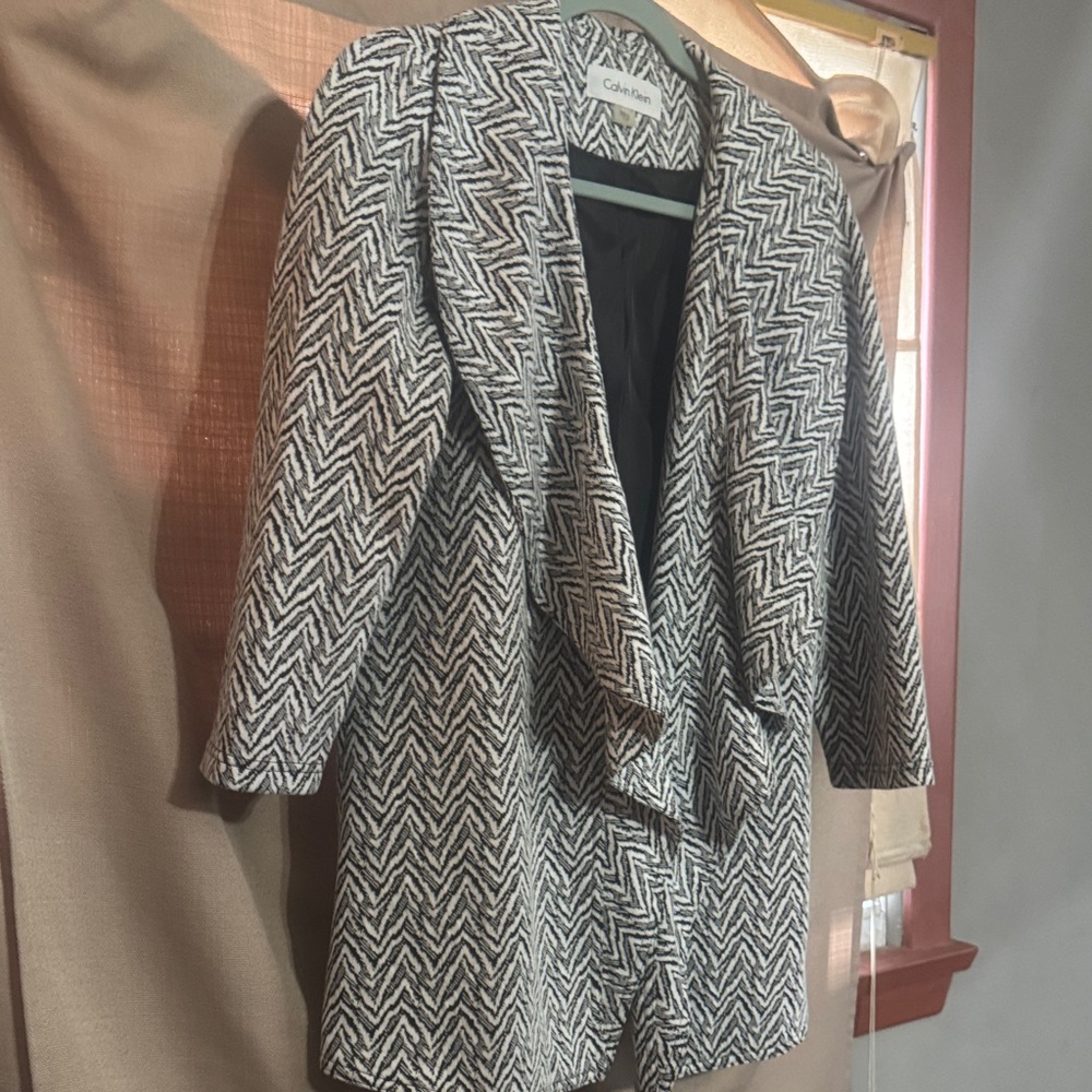 Calvin Klein Women's Chevron Blazer - Black and White-50